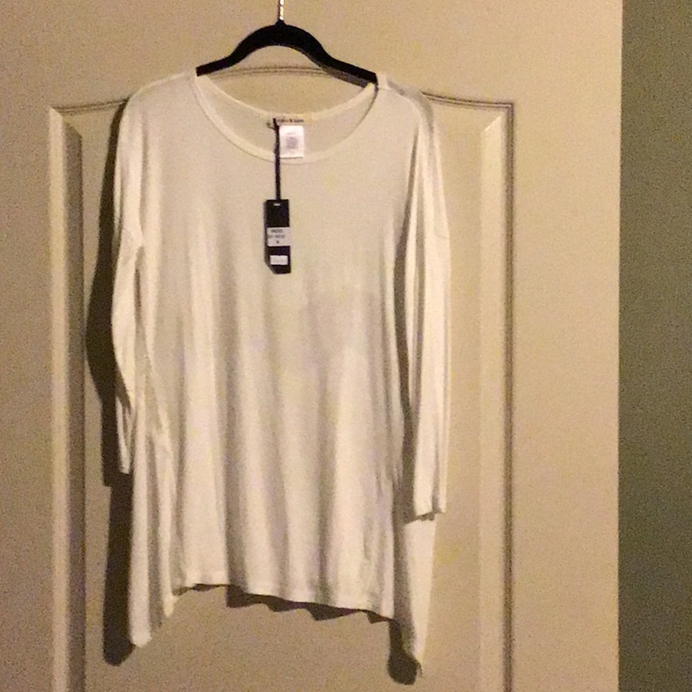 Ellie and Kate off white top